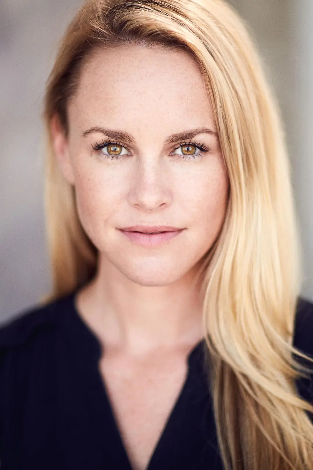 Julie Berman_peliplat