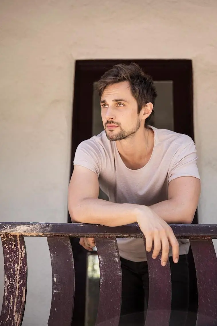 Andrew J. West_peliplat