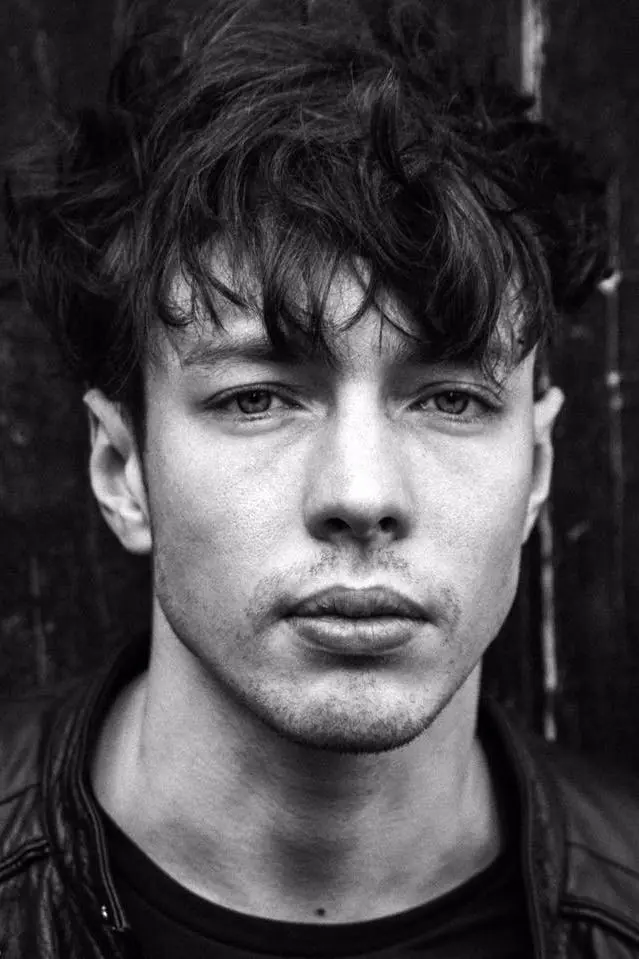 Barns Courtney_peliplat