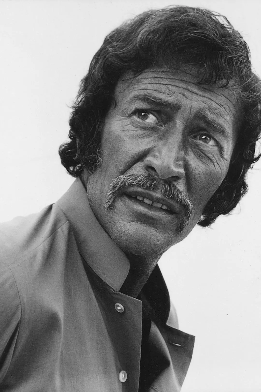 Peter Wyngarde_peliplat