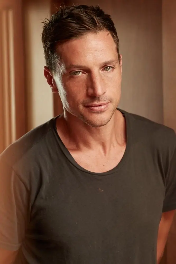 Simon Rex_peliplat