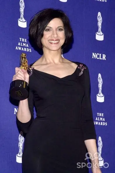 Saundra Santiago_peliplat