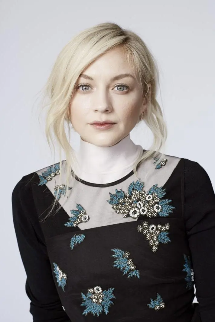 Emily Kinney_peliplat