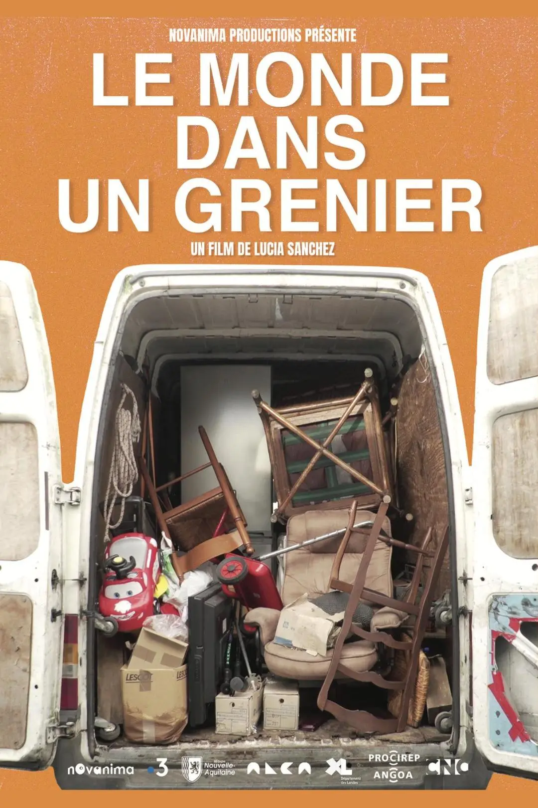 Le monde dans un grenier_peliplat