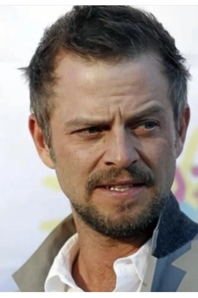 Carmine Giovinazzo_peliplat