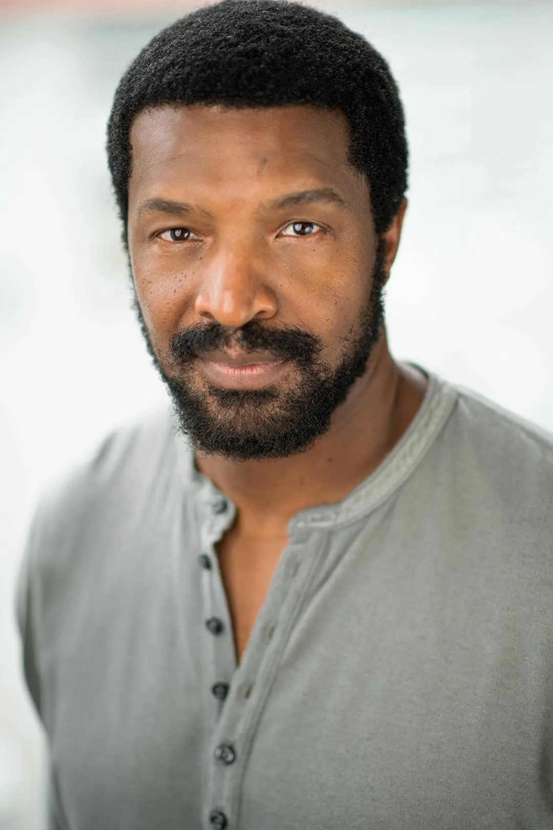 Roger Cross_peliplat