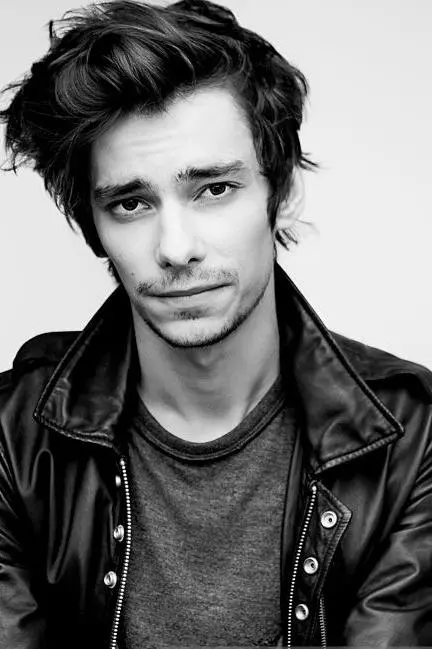 Devon Bostick_peliplat