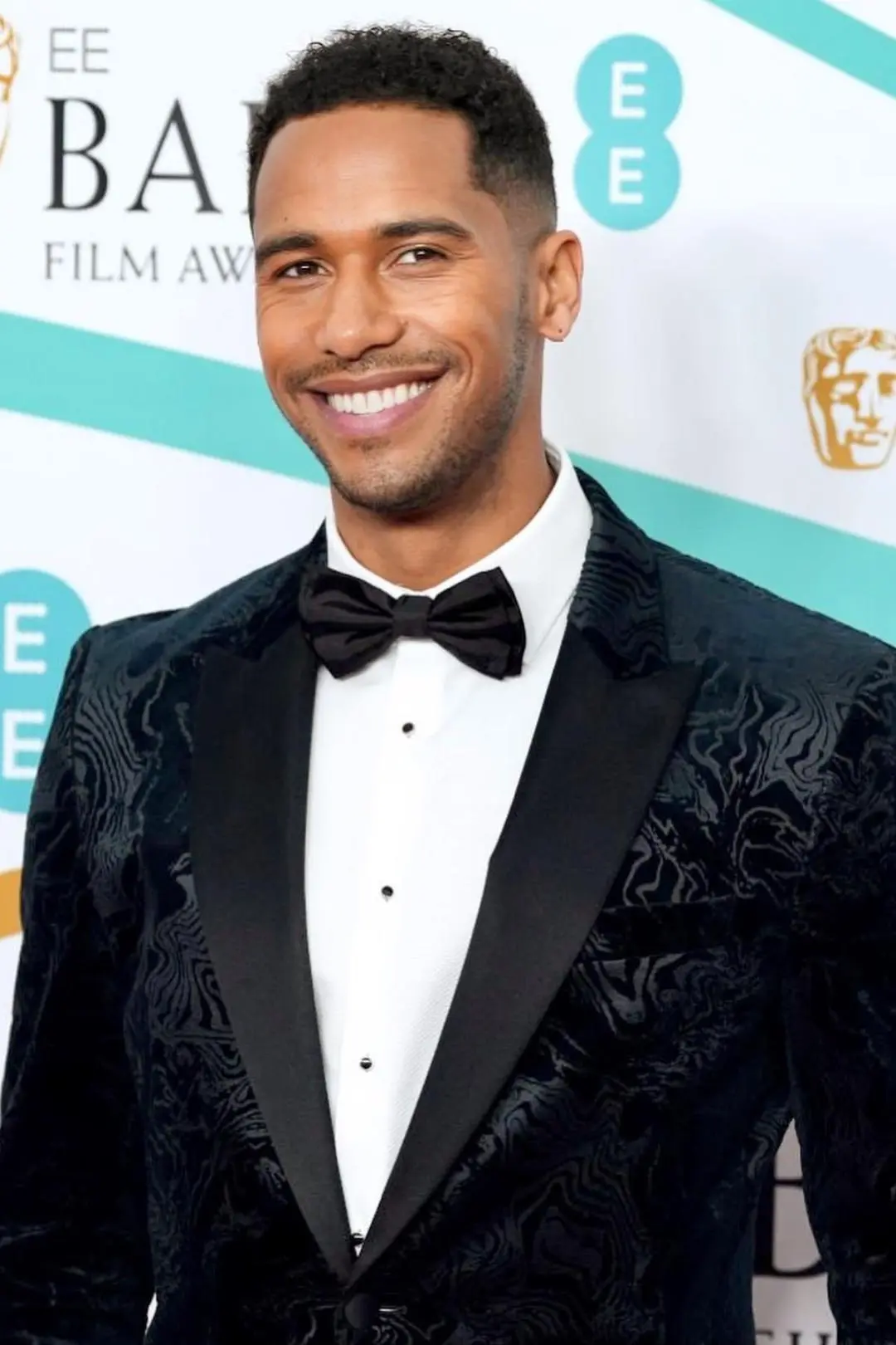 Elliot Knight_peliplat