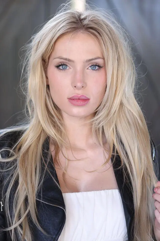 Saxon Sharbino_peliplat