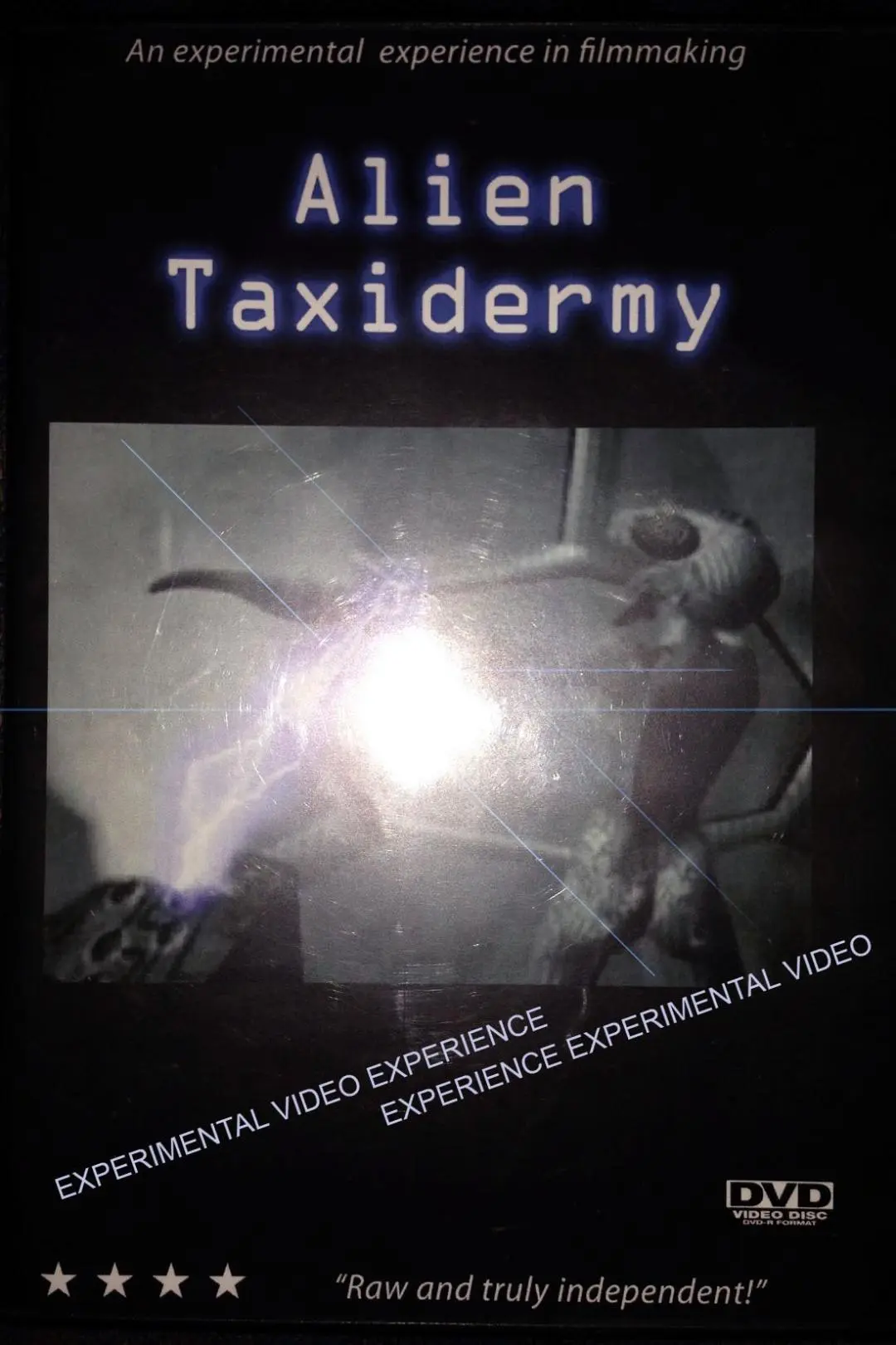Alien Taxidermy_peliplat