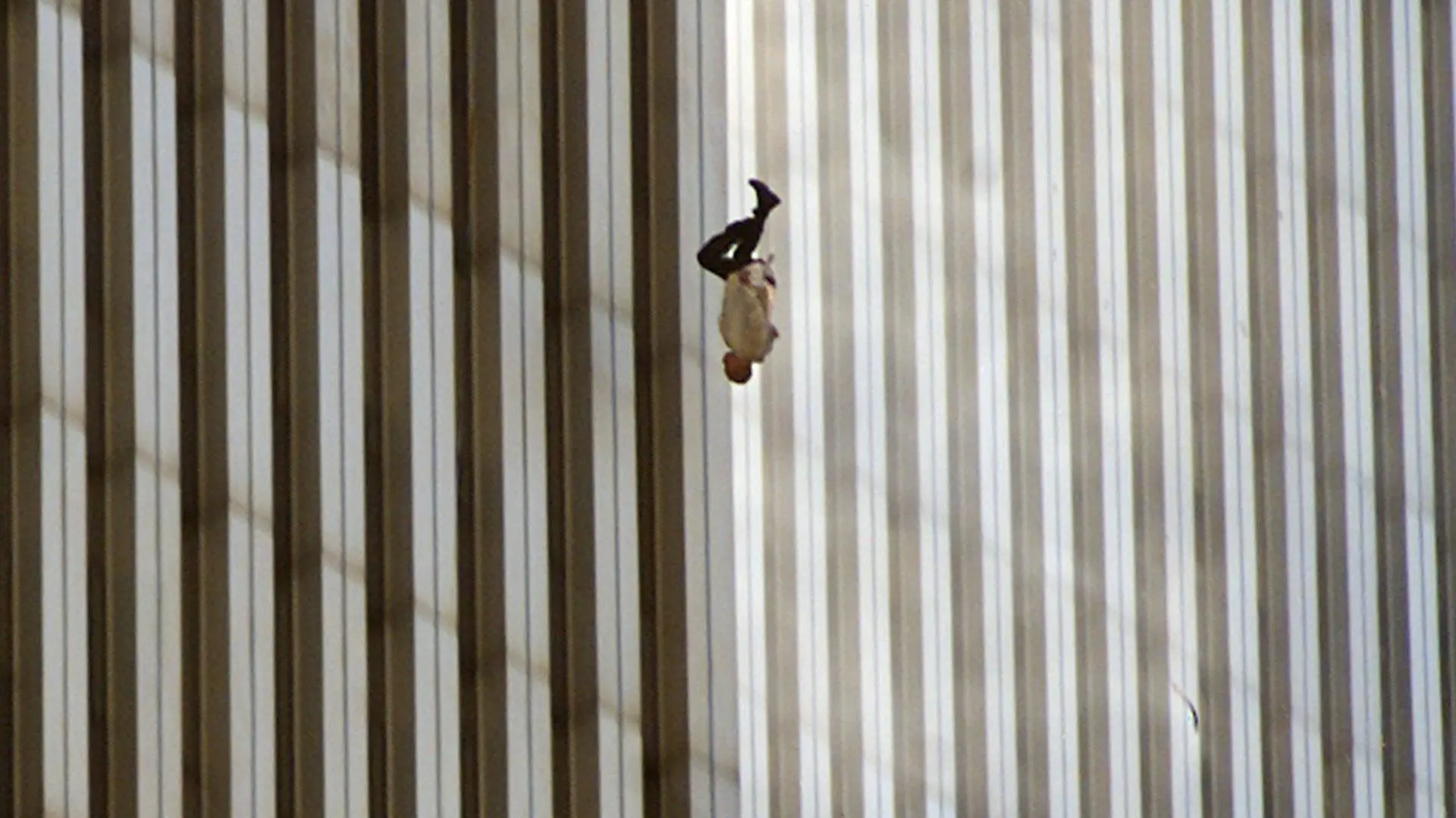 9/11: The Falling Man_peliplat