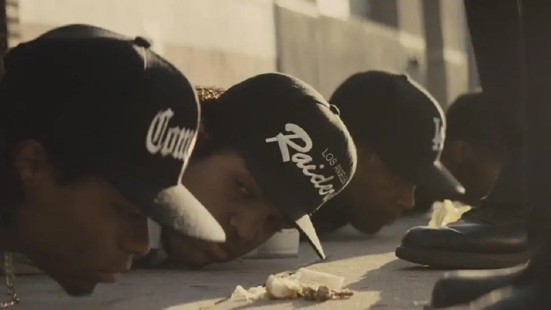 Straight Outta Compton: A História do N.W.A._peliplat