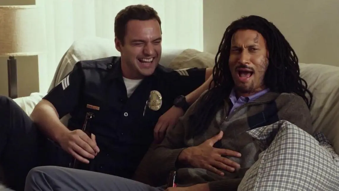 Let's Be Cops_peliplat