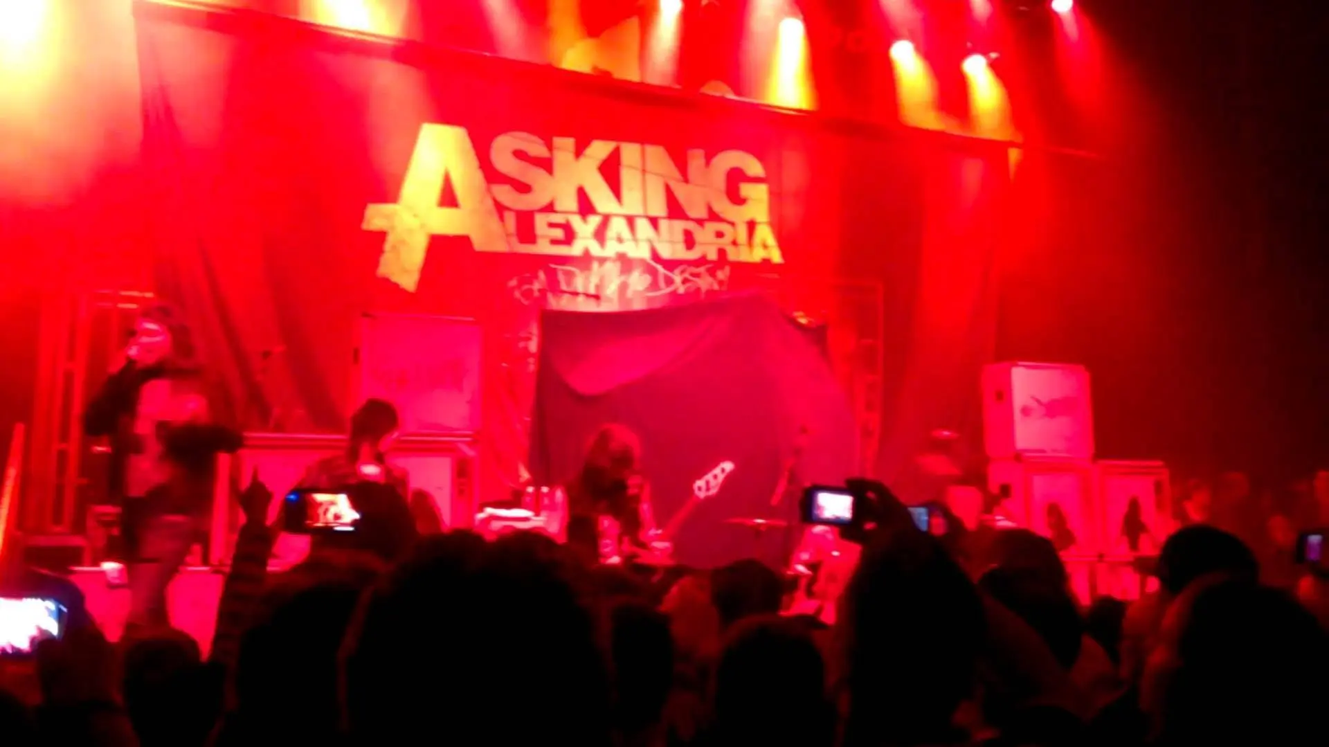 Asking Alexandria: Live from Brixton and Beyond_peliplat