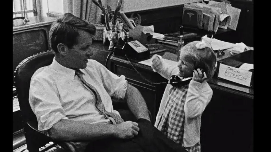 Bobby Kennedy for President_peliplat