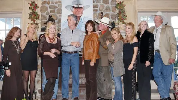 Dallas VIP: 30 Year Reunion at Southfork Ranch_peliplat