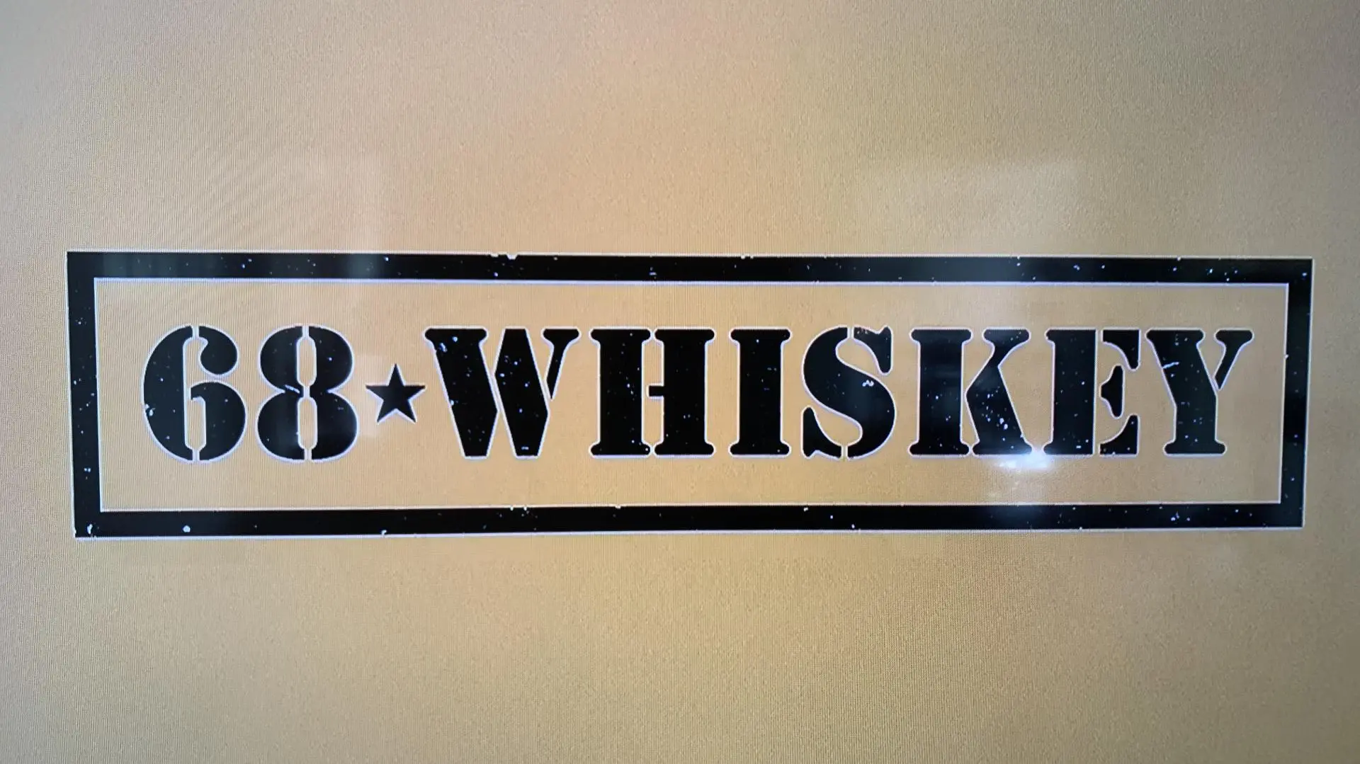68 Whiskey_peliplat