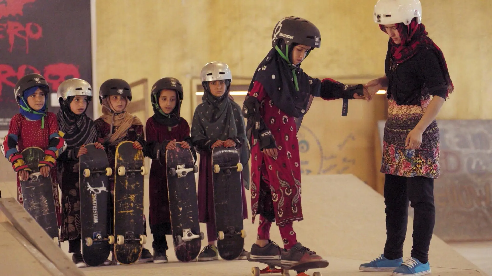 Learning to Skateboard in a Warzone (If You're a Girl)_peliplat
