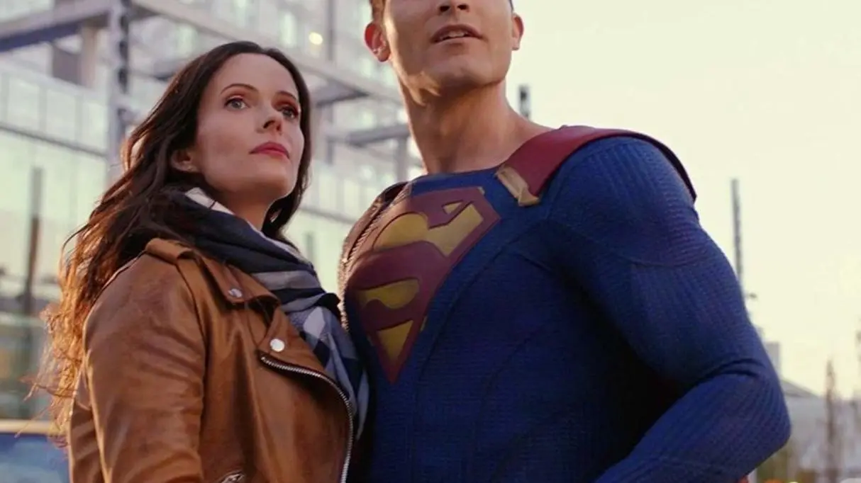 Superman & Lois_peliplat