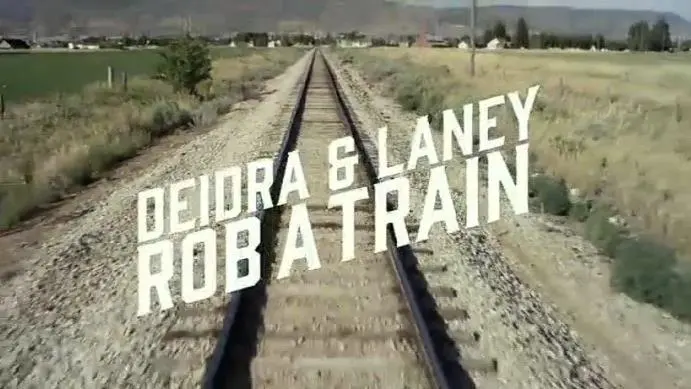 Deidra y Laney asaltan un tren_peliplat