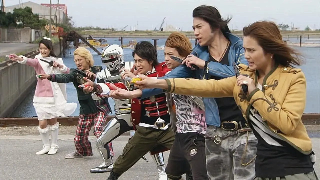 Kaizoku Sentai Gokaiger vs. Space Sheriff Gavan: The Movie_peliplat