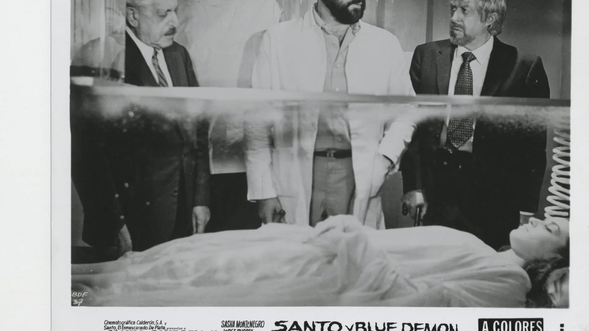 Santo y Blue Demon contra el doctor Frankenstein_peliplat