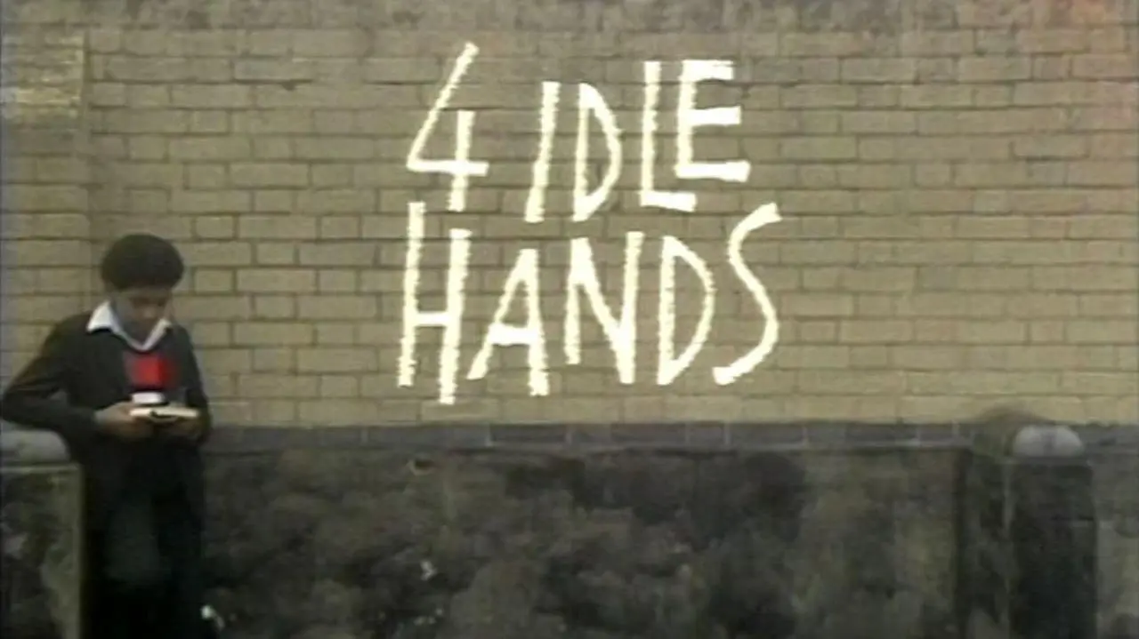 4 Idle Hands_peliplat