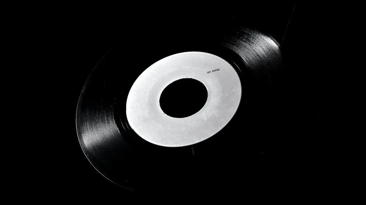 Vinyl_peliplat