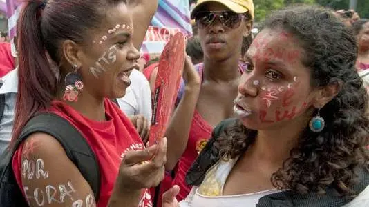 Brésil: Le grand bond en arrière_peliplat