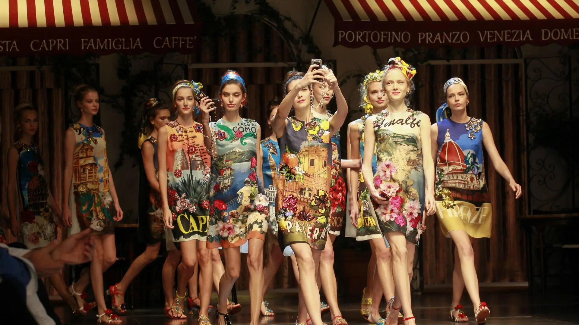 Dolce & Gabbana: Summer 2016 Women's Fashion Show_peliplat