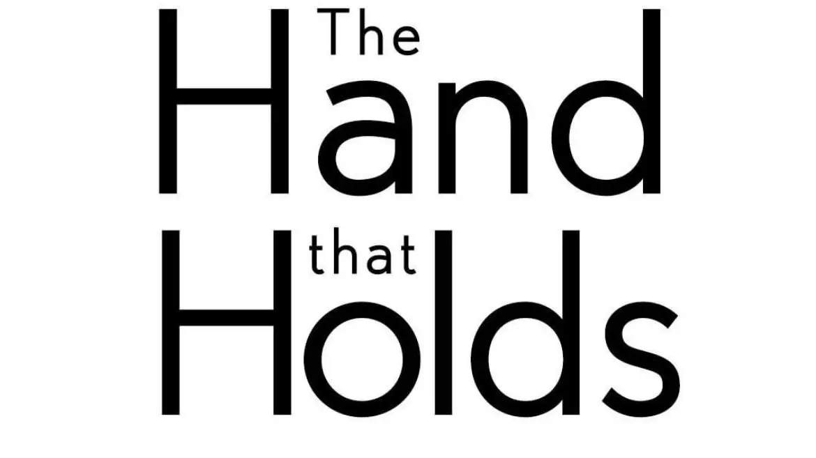 The Hand That Holds_peliplat