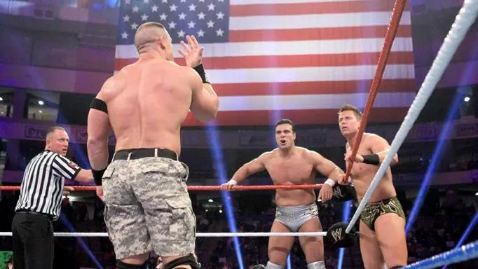 WWE Tribute to the Troops_peliplat