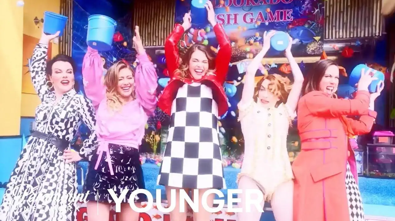 Younger: Girls_peliplat