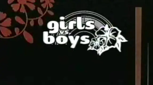 Girls v. Boys_peliplat