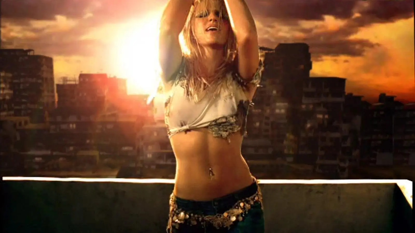 Britney Spears: Greatest Hits - My Prerogative_peliplat