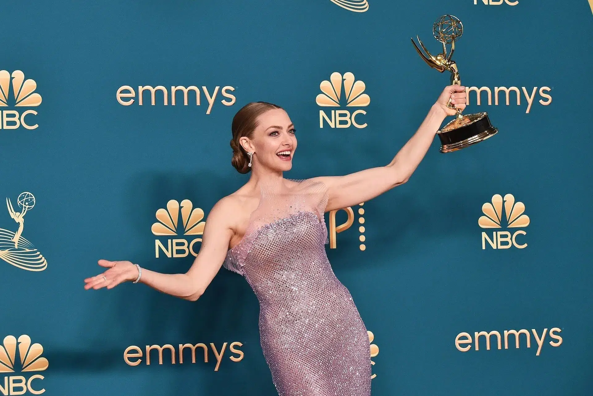 Amanda Seyfried The Dropuot Emmys