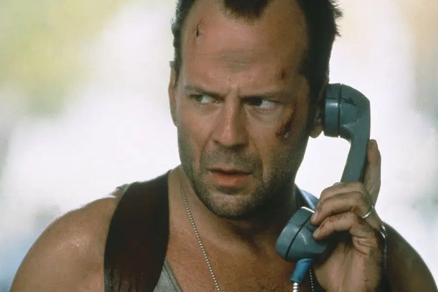 Es una maldita película de Bruce Willis!”: Duro de matar, la historia  oculta de un filme “navideño” - La Tercera