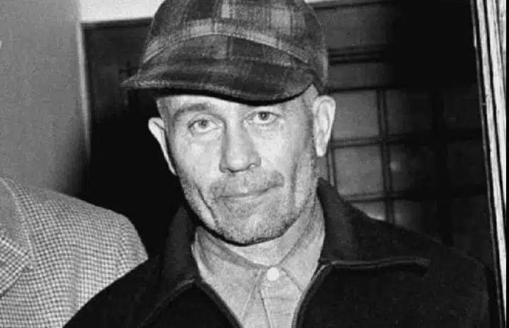 Ed Gein, el asesino serial que hacía objetos con la piel de sus víctimas y fue la inspiración de