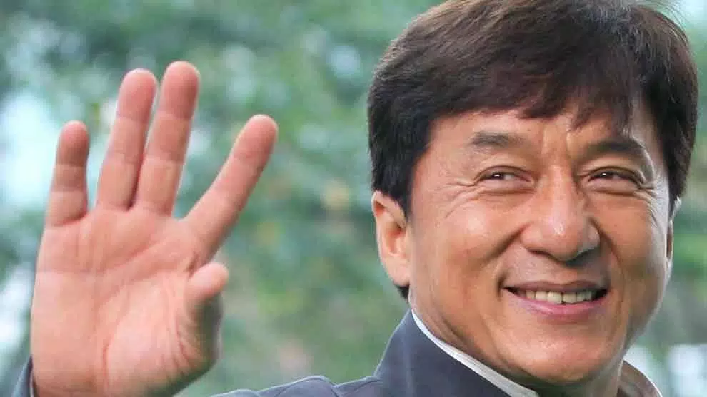 La cara oculta de Jackie Chan: prostitución, alcoholismo, maltrato y  ludopatía | Marca.com