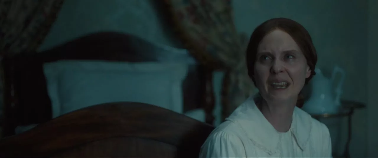 Esta es una buena representación del estado mental de Emily durante la mayor parte de la película, especialmente la segunda mitad.