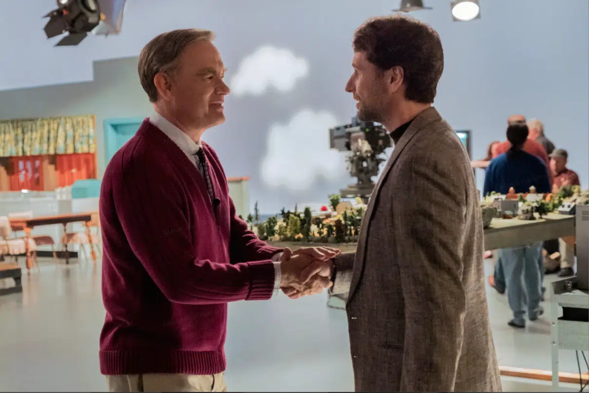 Tom Hanks como el Sr. Rogers y Matthew Rhys como Lloyd Vogel.