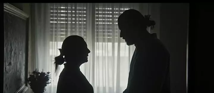 La Mesita del Comedor” de Caye Casas- Crítica. BARS. | Cine y Teatro  Argentino