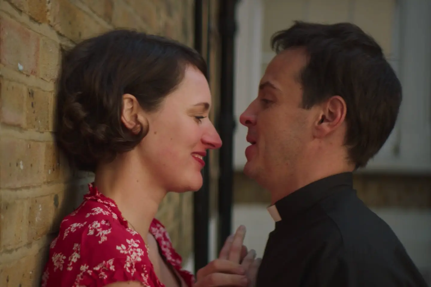 Fleabag's Andrew Scott and Phoebe Waller-Bridge on Creating TV's Most  Smoldering Will-They-Won't-They | Vanity Fair