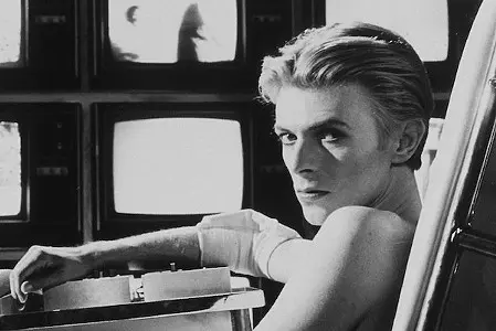Photos of David Bowie filming The Man Who Fell To Earth | Dazed