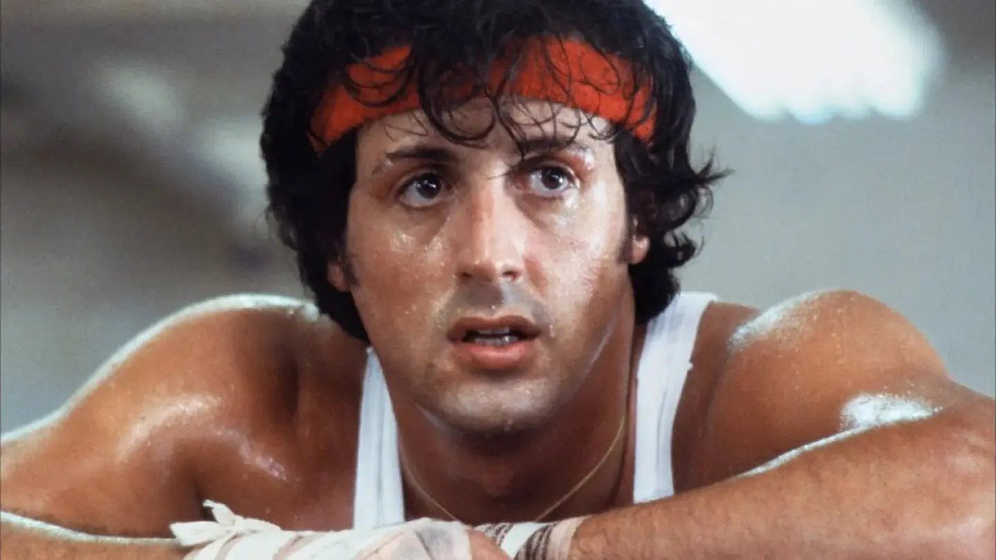 Sylvester Stallone cumple 73 años: la estrella que pasó de actuar en una  película porno por USD 200 a recaudar USD 1.000 por una foto - Infobae