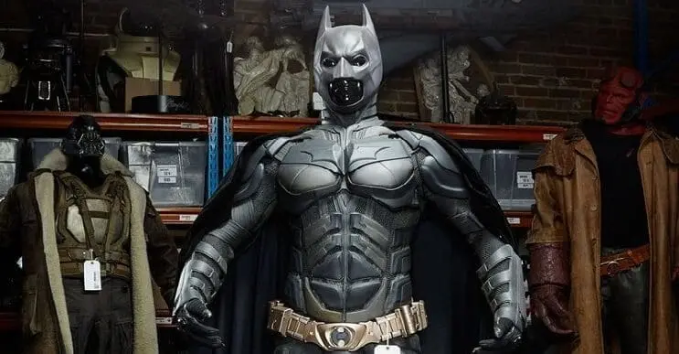 El traje de Batman fue subastado y no te imaginas cuánto pagaron por el -  mott.pe