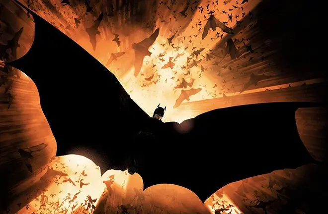 Batman se mataría si intentara aterrizar con su capa, según estudio •  ENTER.CO