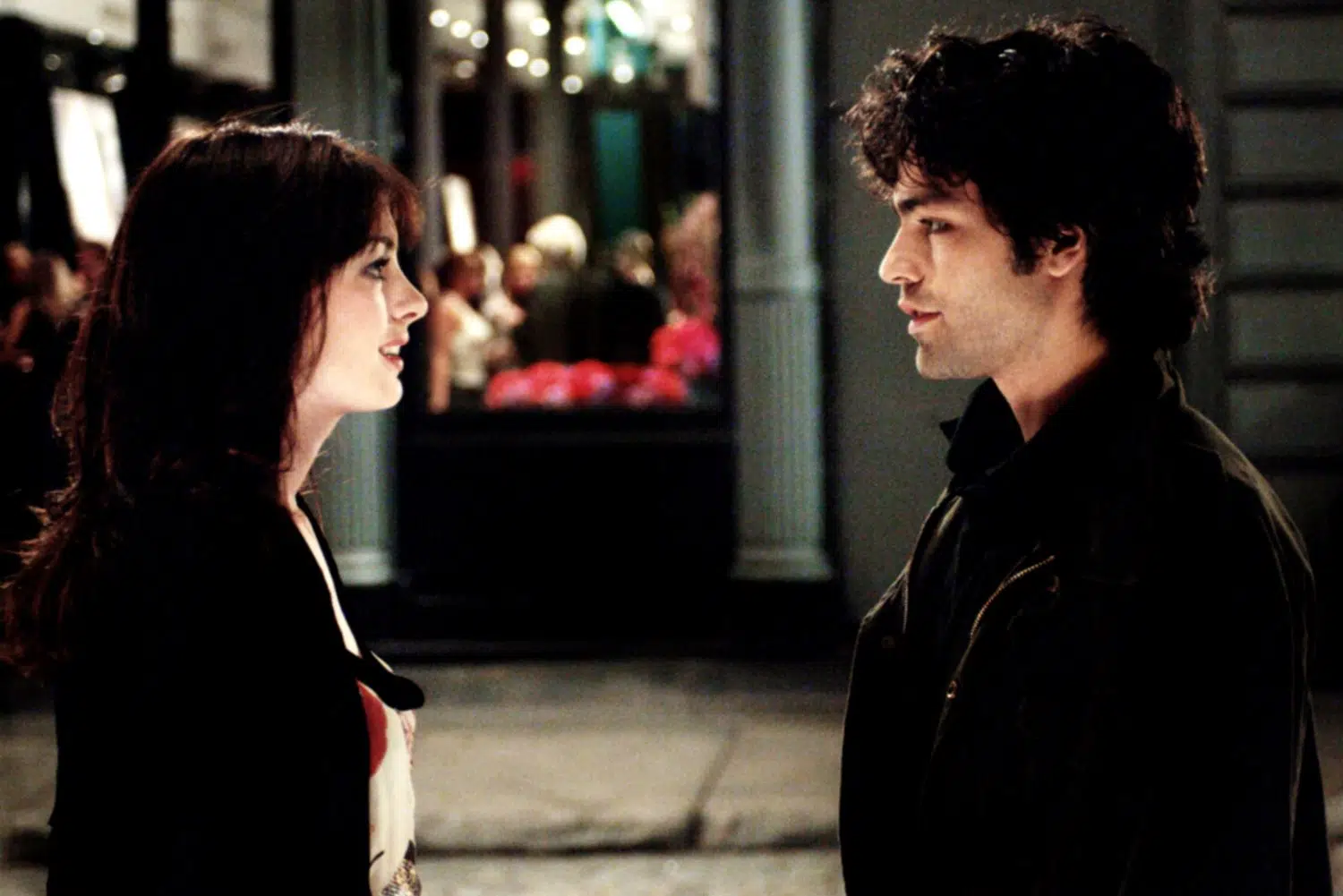 Anne Hathaway Doesn't Think Nate Was Villain of The Devil Wears Prada