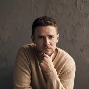 SPOTLIGHT Iain De Caestecker starring in BBC show The Control Room — The Rakish Gent