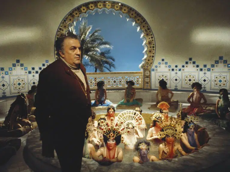 50 años de 'Amarcord': la obra maestra con la que Fellini se atrevió a soñar su propia infancia y Nino Rota nos puso a bailar